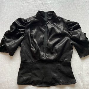 Black keyhole top, size US 2, black, great condition